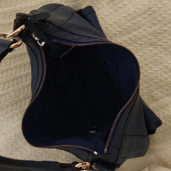 Cole Haan shoulder bag with metal clasp - Picture 3 of 4